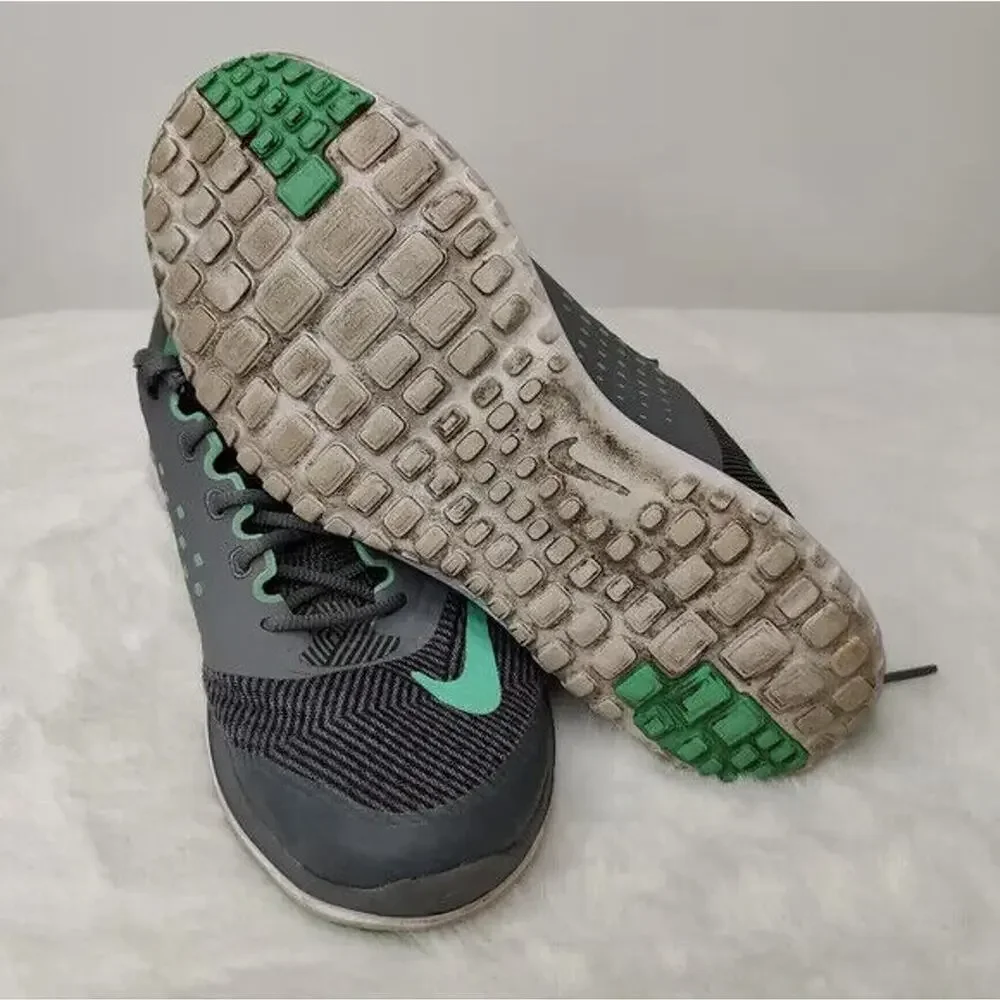Nike gray lace up sneakers sz 8